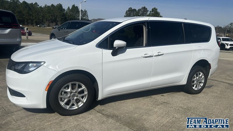 Chrysler Voyager Image